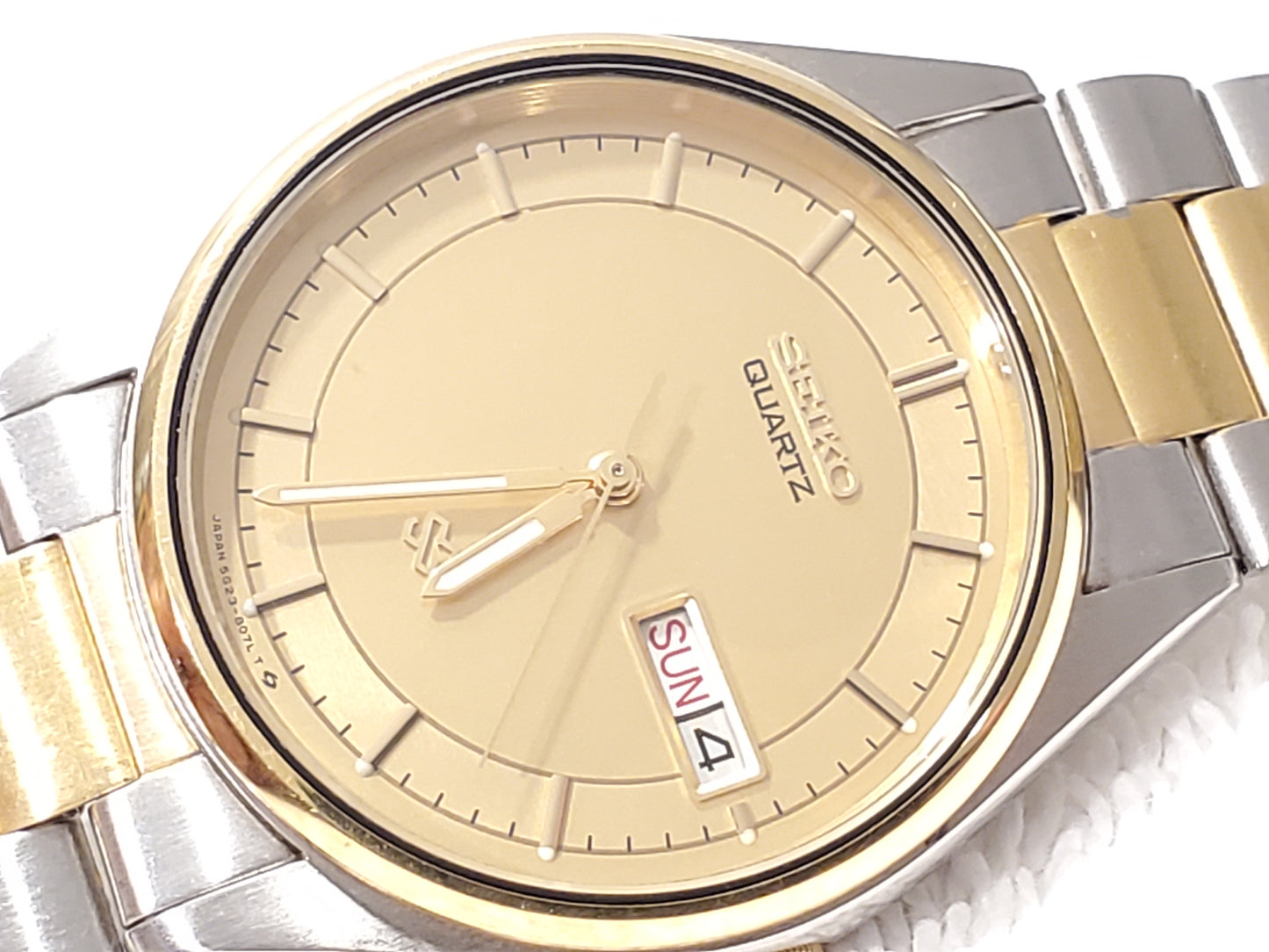 Vintage Seiko SQ Day Date Men's Quartz Watch Stainless Steel Gold Tone One Jewel