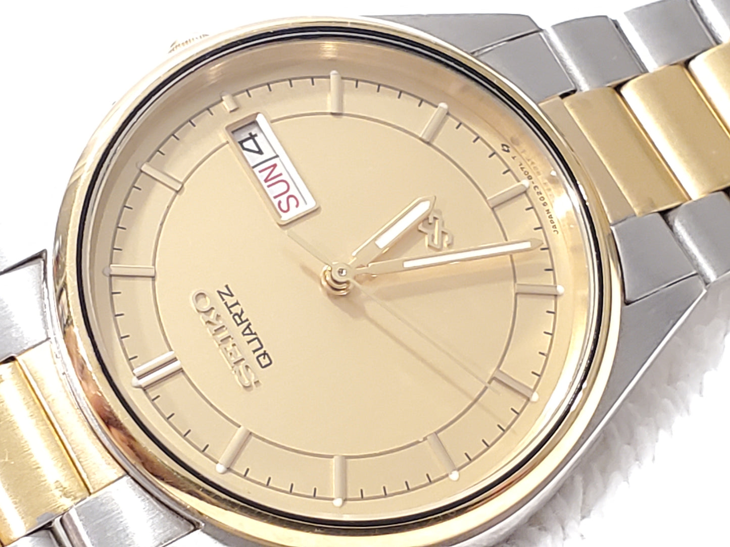 Vintage Seiko SQ Day Date Men's Quartz Watch Stainless Steel Gold Tone One Jewel
