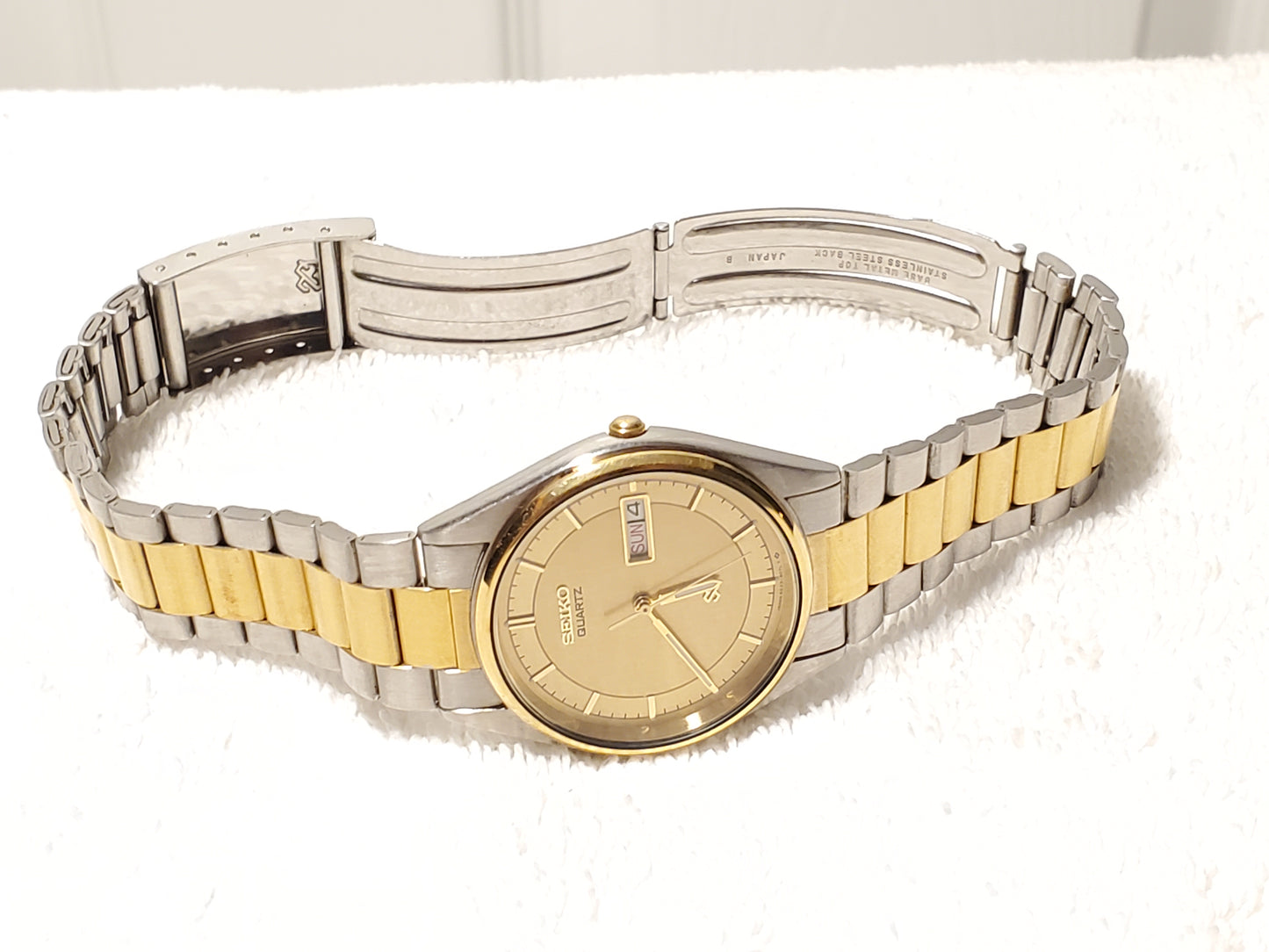 Vintage Seiko SQ Day Date Men's Quartz Watch Stainless Steel Gold Tone One Jewel