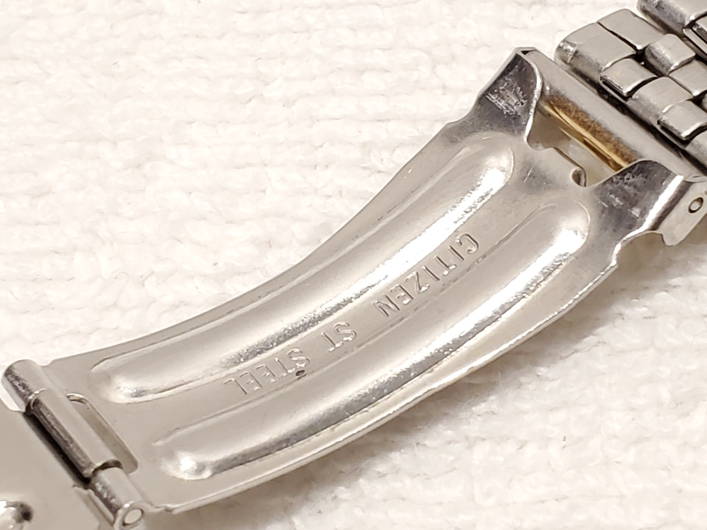 Vintage Citizen CQ Men's Day Date Watch Stainless Steel Gold Tone Presidential Fluted Bezel