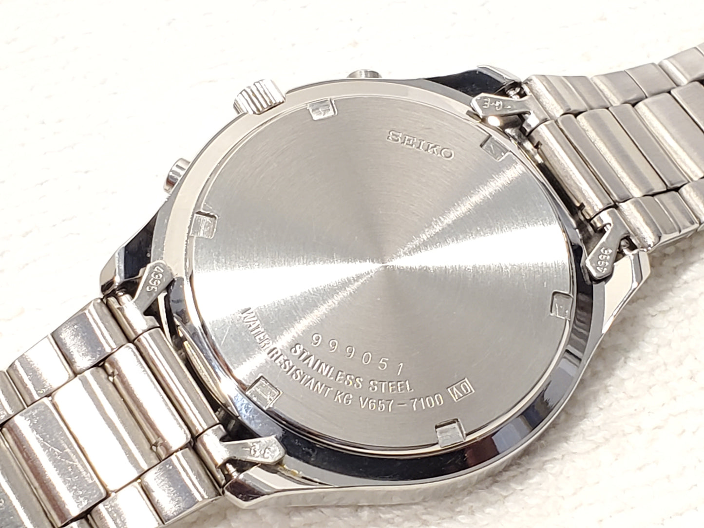 Vintage Seiko Men's Chronograph Date Quartz Watch Stainless Steel White Dial