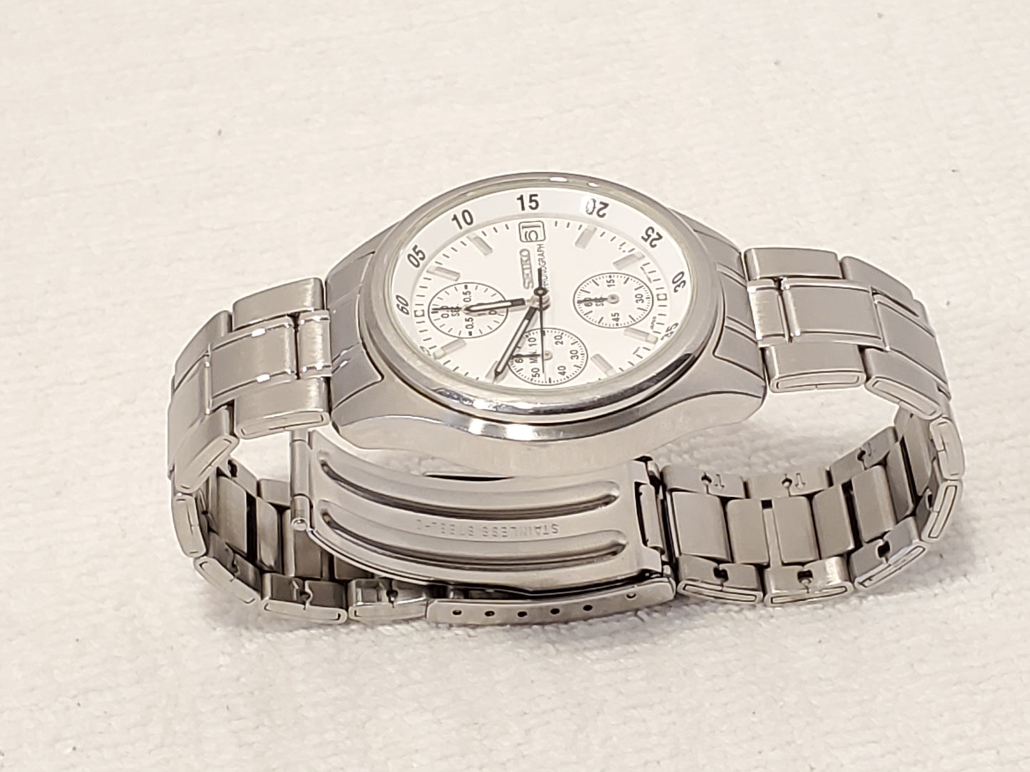 Vintage Seiko Men's Chronograph Date Quartz Watch Stainless Steel White Dial