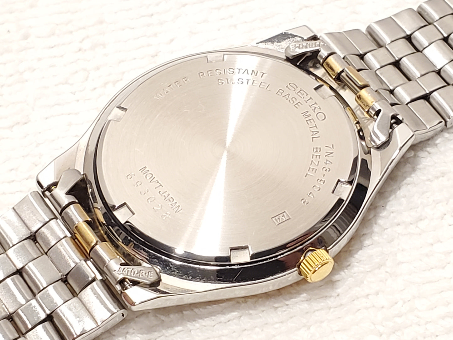 Vintage Seiko Men's Day Date Watch Stainless Steel Gold Tone Silver Dial