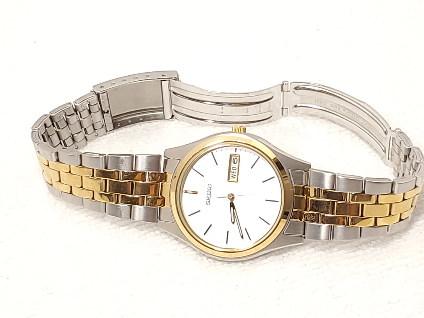 Vintage Seiko Men's Day Date Watch Stainless Steel Gold Tone Silver Dial