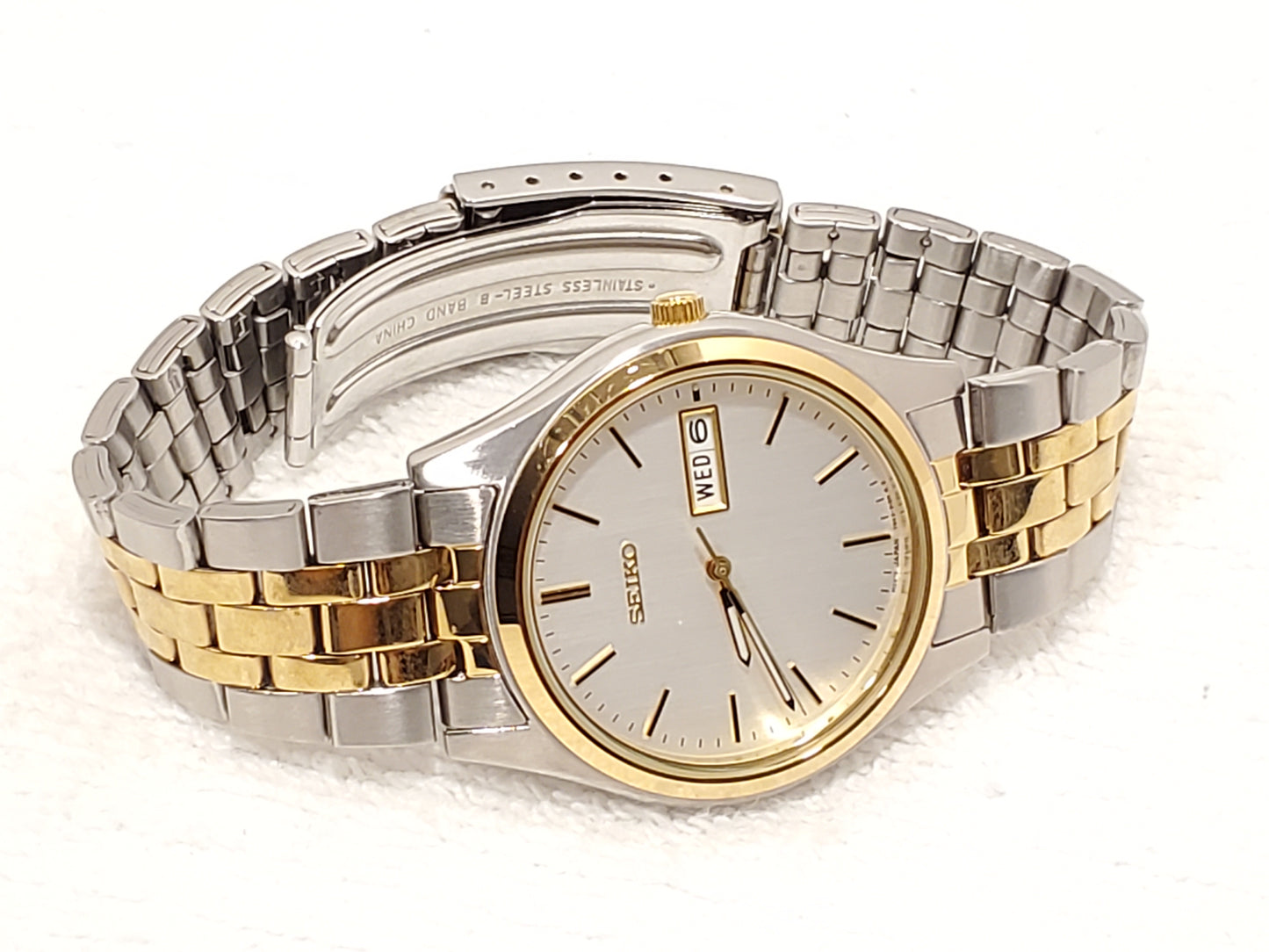 Vintage Seiko Men's Day Date Watch Stainless Steel Gold Tone Silver Dial
