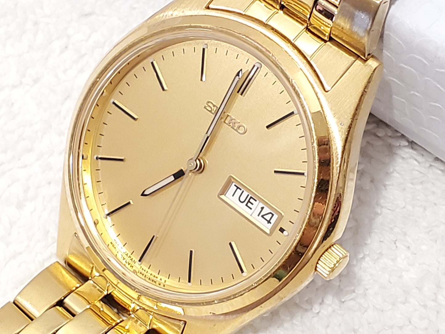 Vintage Seiko Gold Tone Day Date Men's Quartz Watch Stainless Steel