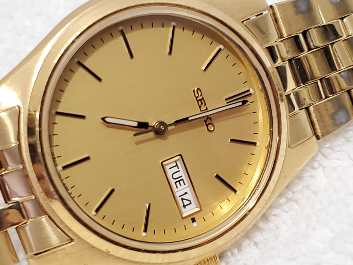 Vintage Seiko Gold Tone Day Date Men's Quartz Watch Stainless Steel