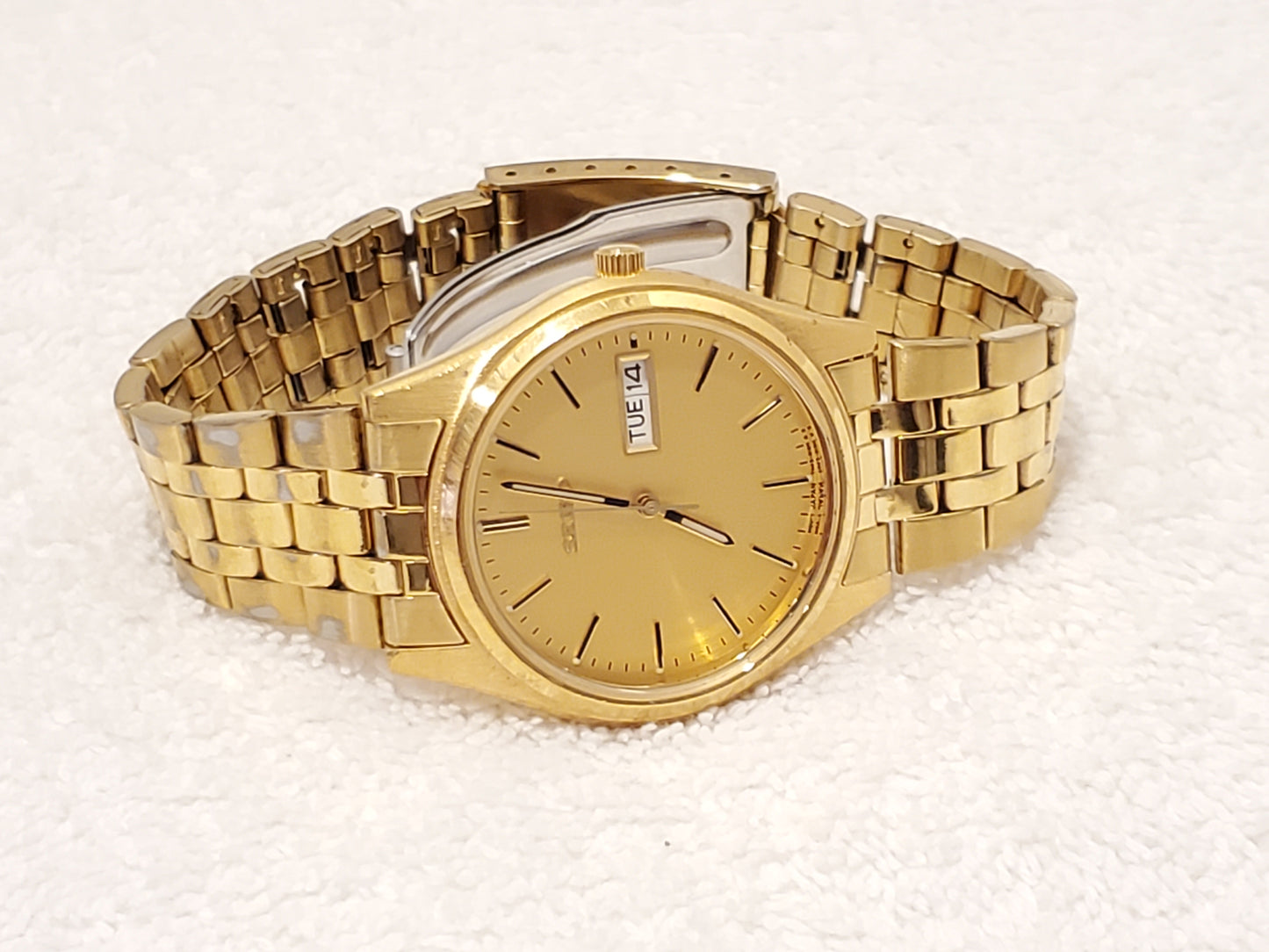 Vintage Seiko Gold Tone Day Date Men's Quartz Watch Stainless Steel