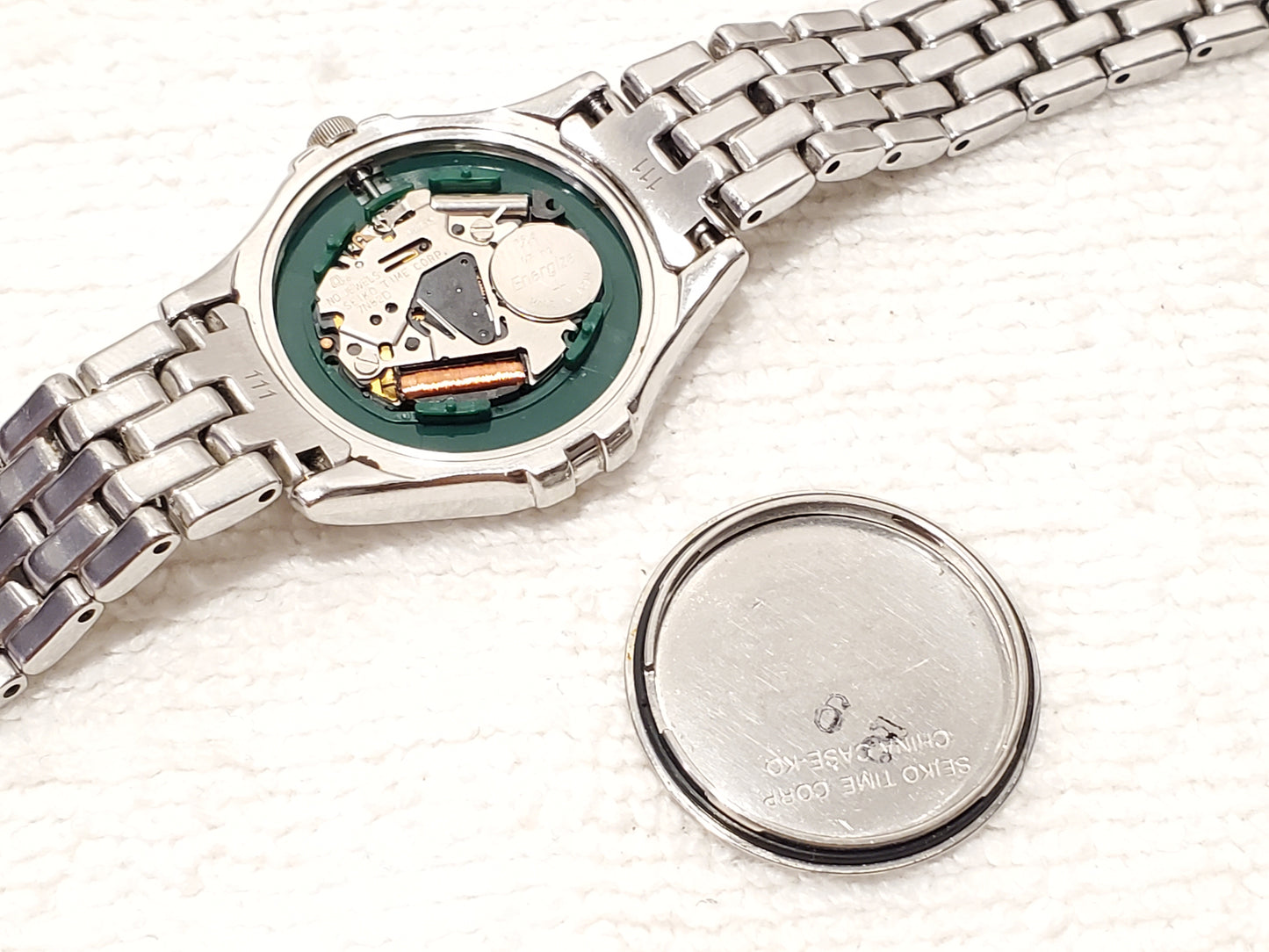Vintage Seiko Swarovski Crystals Mother Pearl Dial Women's Quartz Date Watch