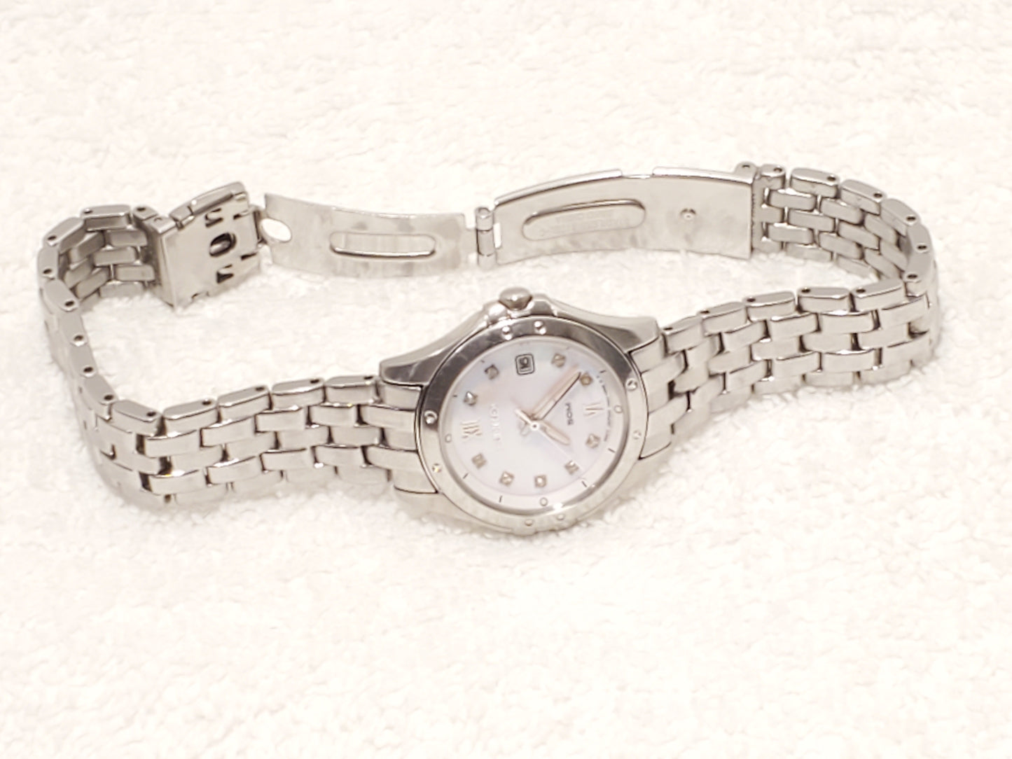 Vintage Seiko Swarovski Crystals Mother Pearl Dial Women's Quartz Date Watch