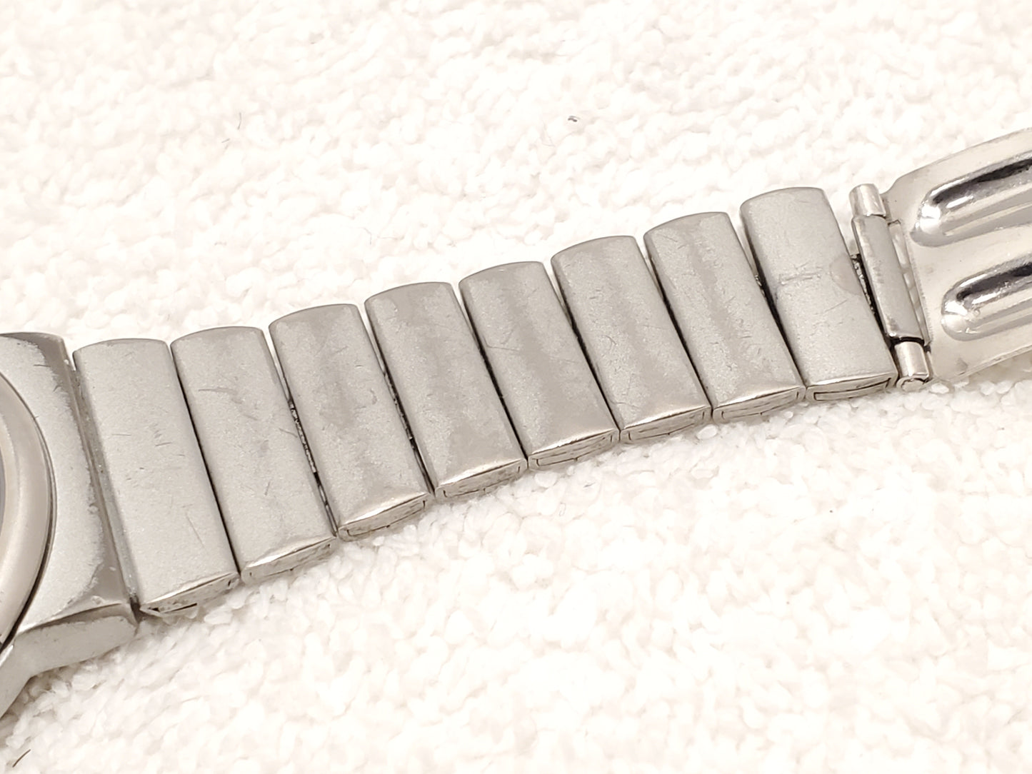 Vintage Seiko Sports 100 Men's Day Date Quartz Watch Grey Dial Three Jewels