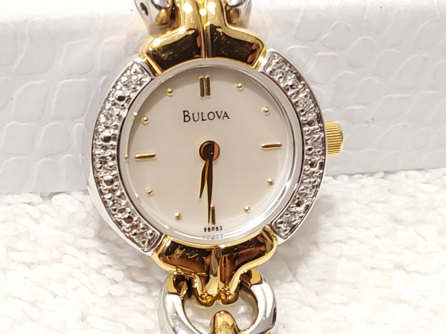 Vintage Bulova Women's Quartz Watch Gold Tone Mother Pearl Dial Diamonds Bezel Stainless Steel