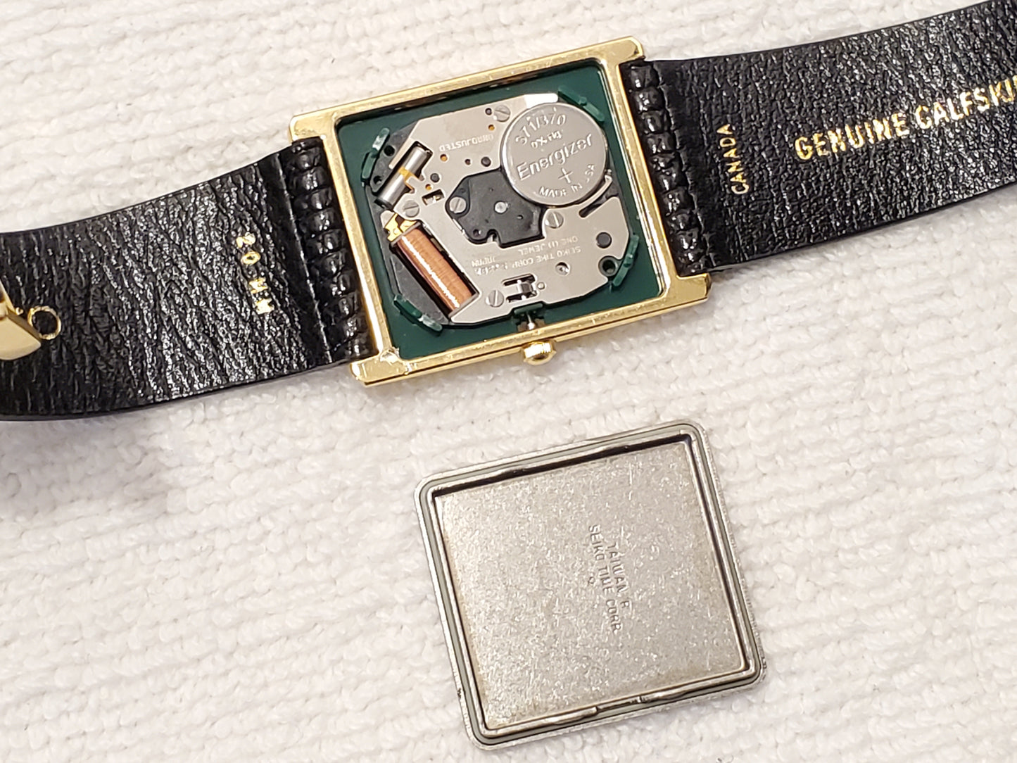 Vintage 1990's Seiko Women's Tank Quartz Watch One Jewel Black Dial Calfskin Strap Gold Tone