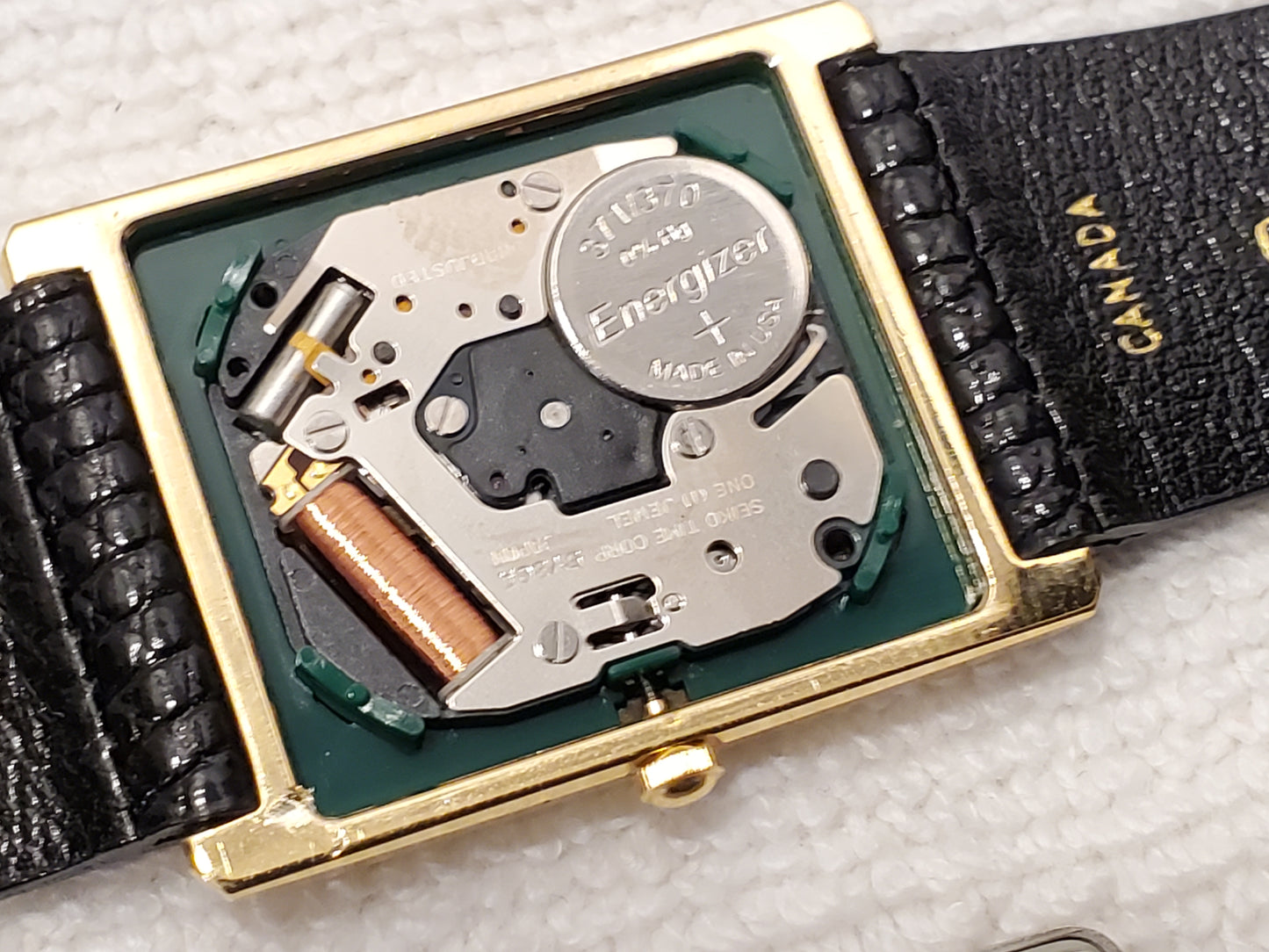Vintage 1990's Seiko Women's Tank Quartz Watch One Jewel Black Dial Calfskin Strap Gold Tone