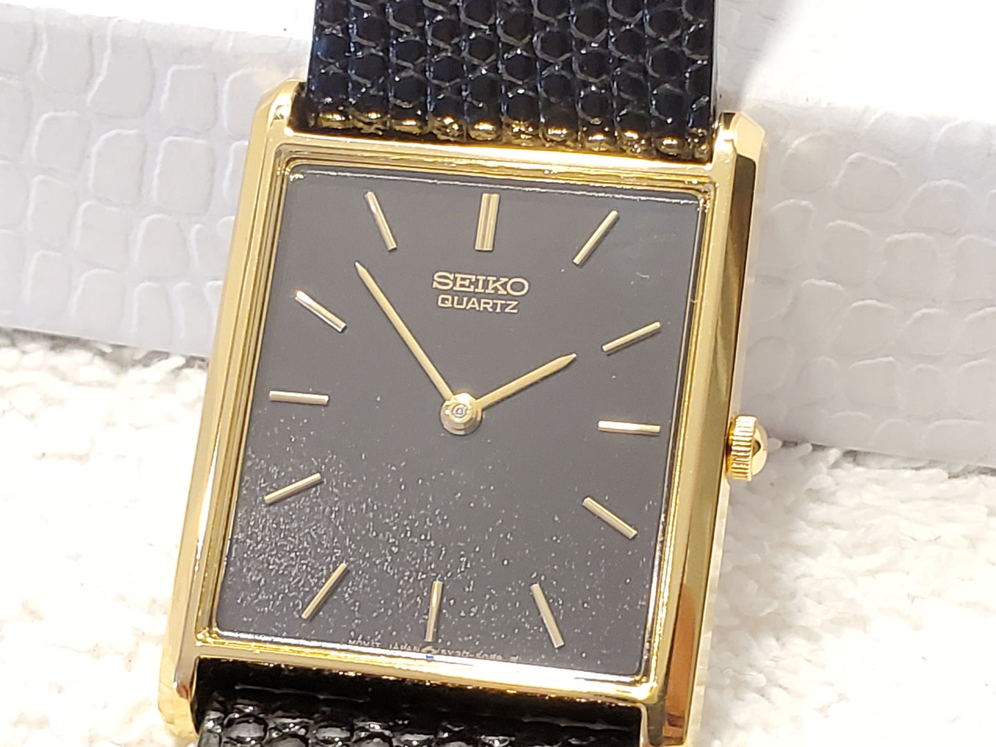 Vintage 1990's Seiko Women's Tank Quartz Watch One Jewel Black Dial Calfskin Strap Gold Tone