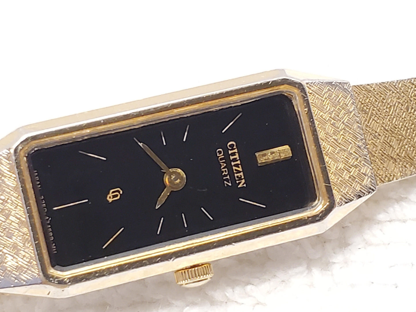 Vintage 1970's Citizen CQ Women's Gold Tone Quartz Watch Black Dial Six Jewels Stainless Steel