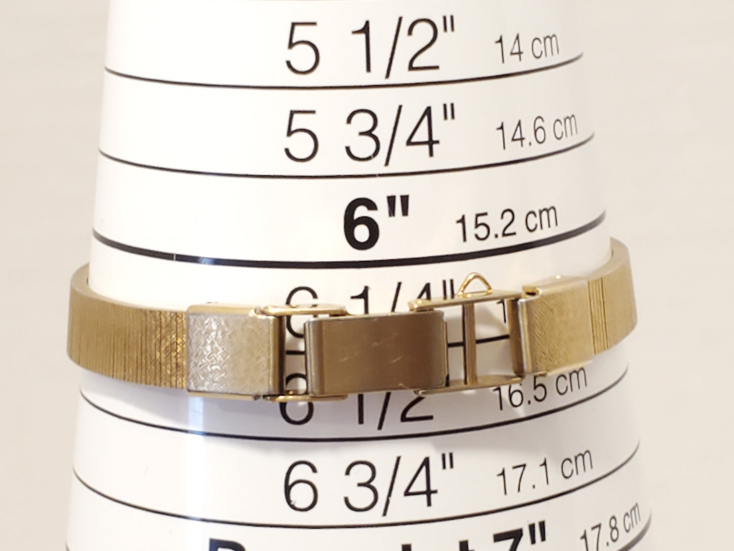 Vintage 1970's Citizen CQ Women's Gold Tone Quartz Watch Black Dial Six Jewels Stainless Steel