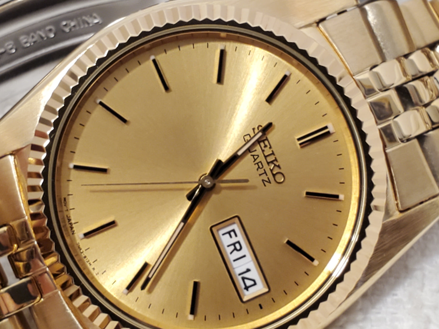Vintage Seiko Men's Presidential Day Date Quartz Watch One Jewel Gold Tone SS