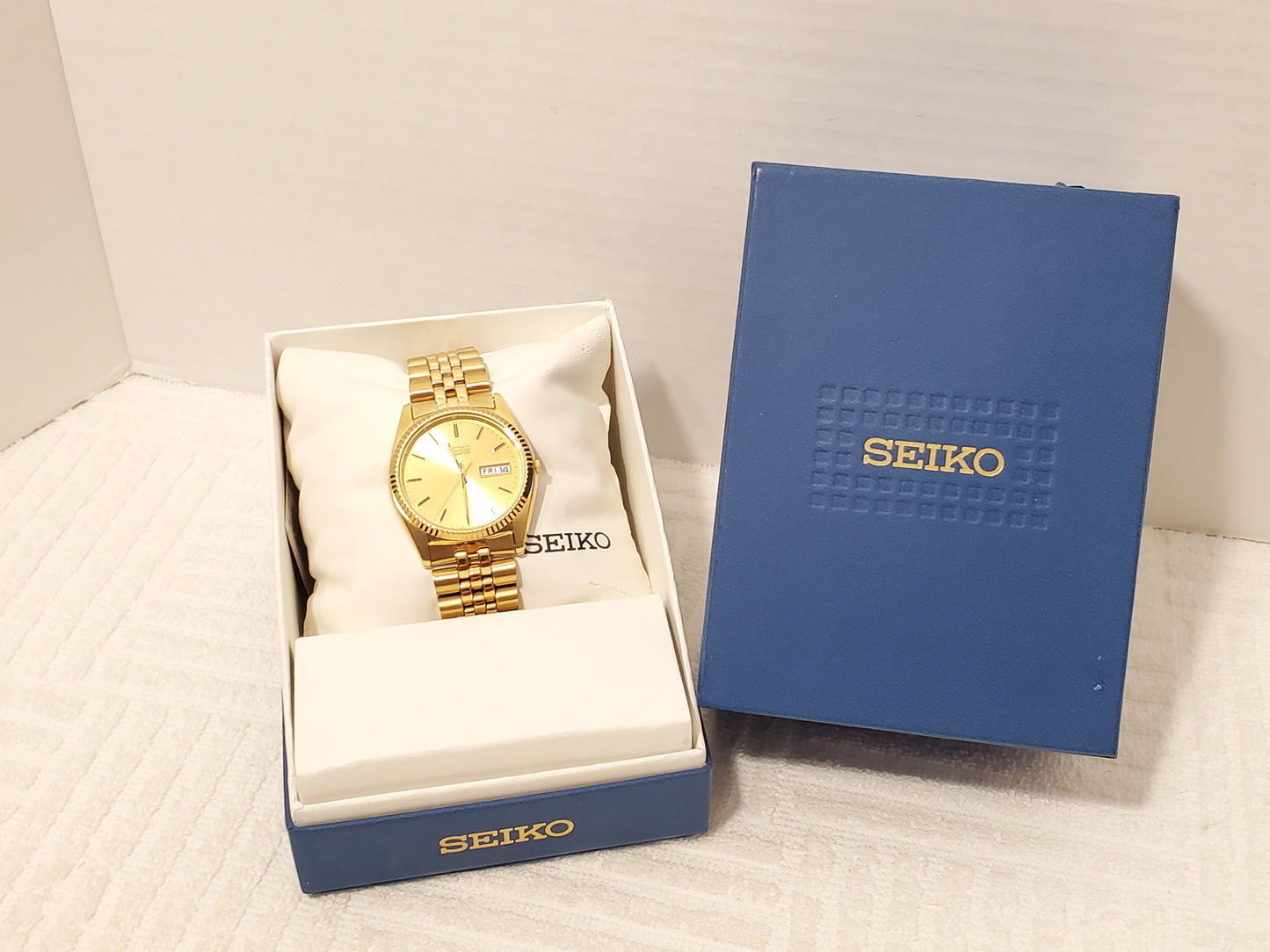 Vintage Seiko Men's Presidential Day Date Quartz Watch One Jewel Gold Tone SS