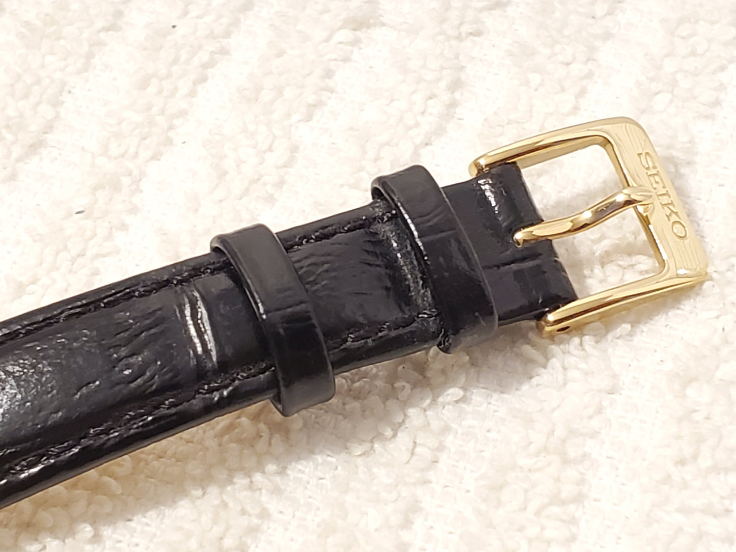 Vintage Seiko Solar Tank Women's Gold Tone Watch Leather Strap Roman Numerals