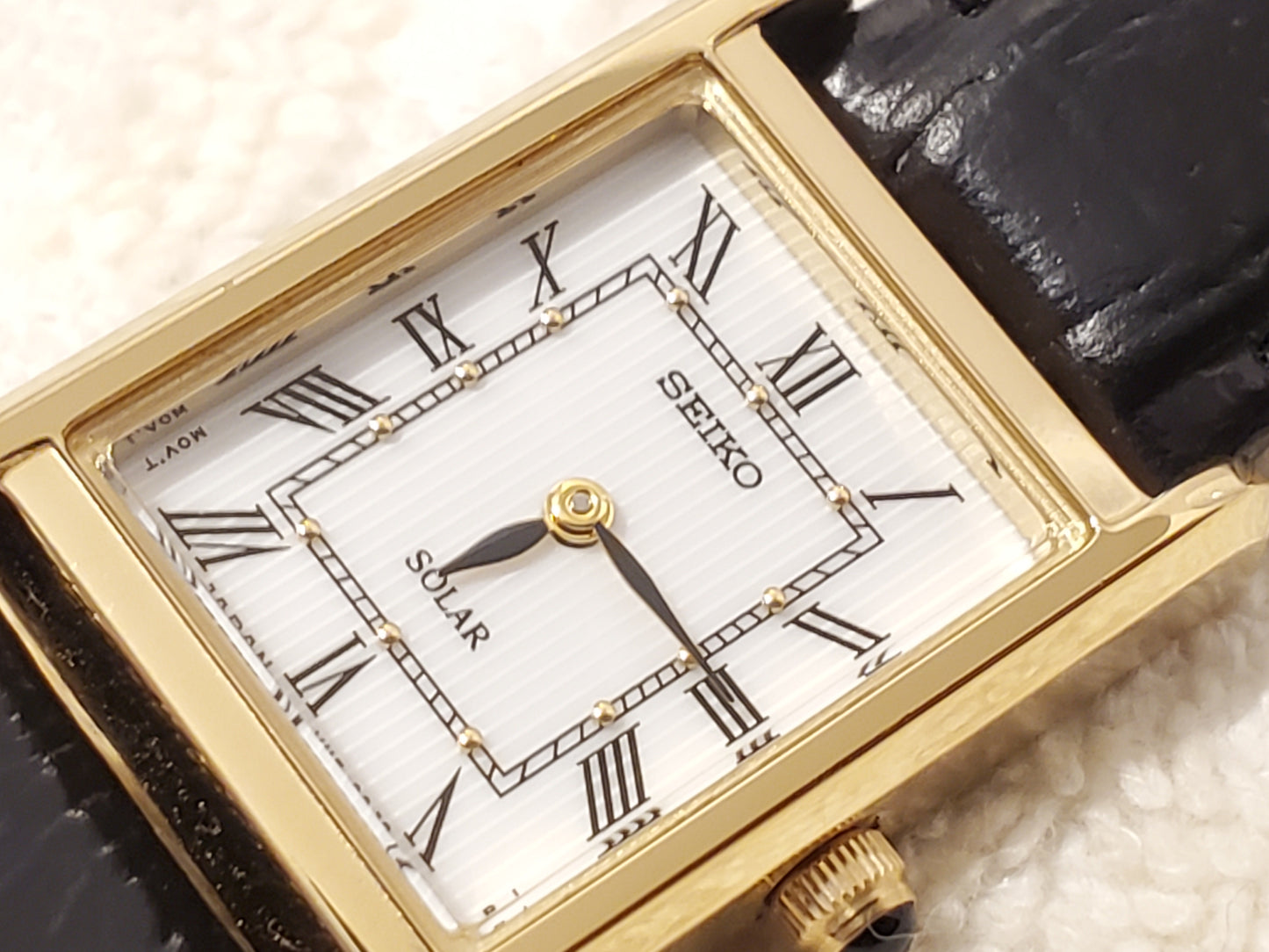 Vintage Seiko Solar Tank Women's Gold Tone Watch Leather Strap Roman Numerals