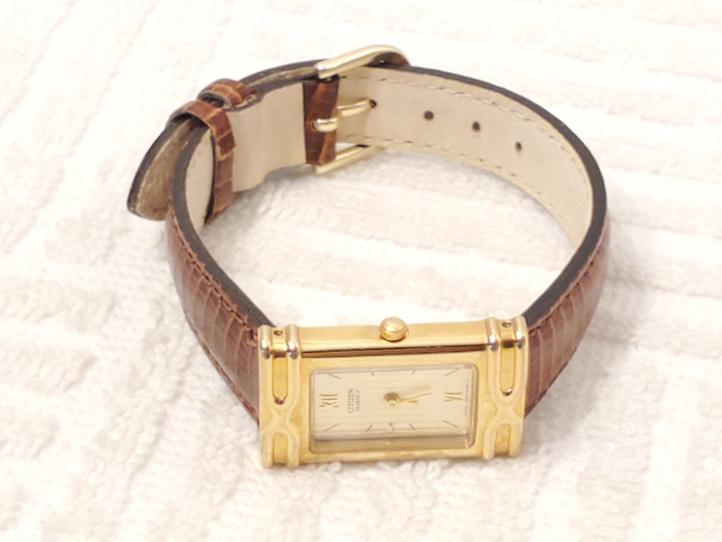 Vintage Citizen Women's Gold Tone Quartz Watch Brown Leather Strap Silver Dial