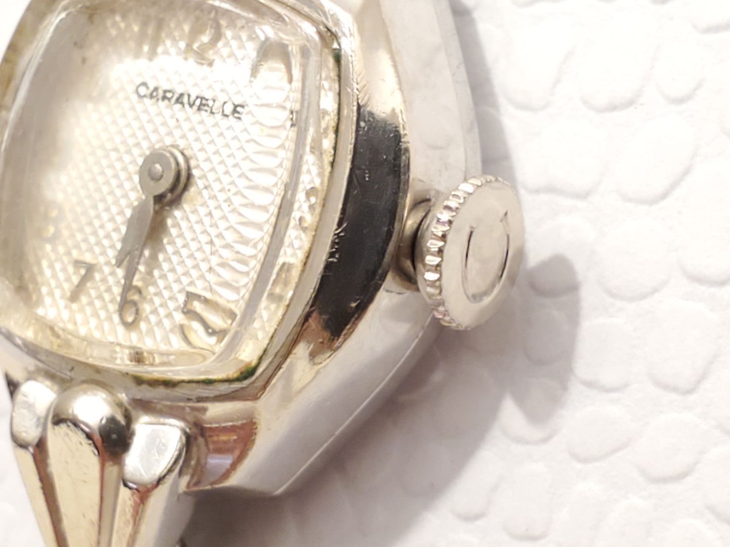 Vintage Caravelle Swiss Made Women's Wind Up Watch Seventeen Jewels Silver Tone