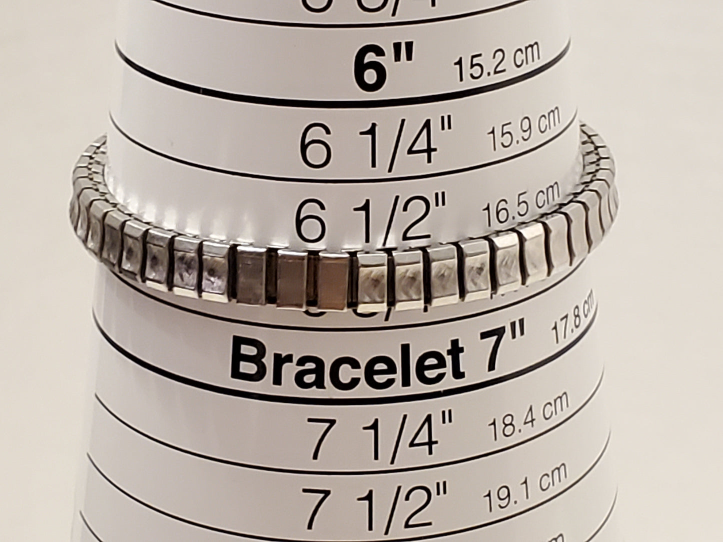 Vintage Caravelle Swiss Made Women's Wind Up Watch Seventeen Jewels Silver Tone