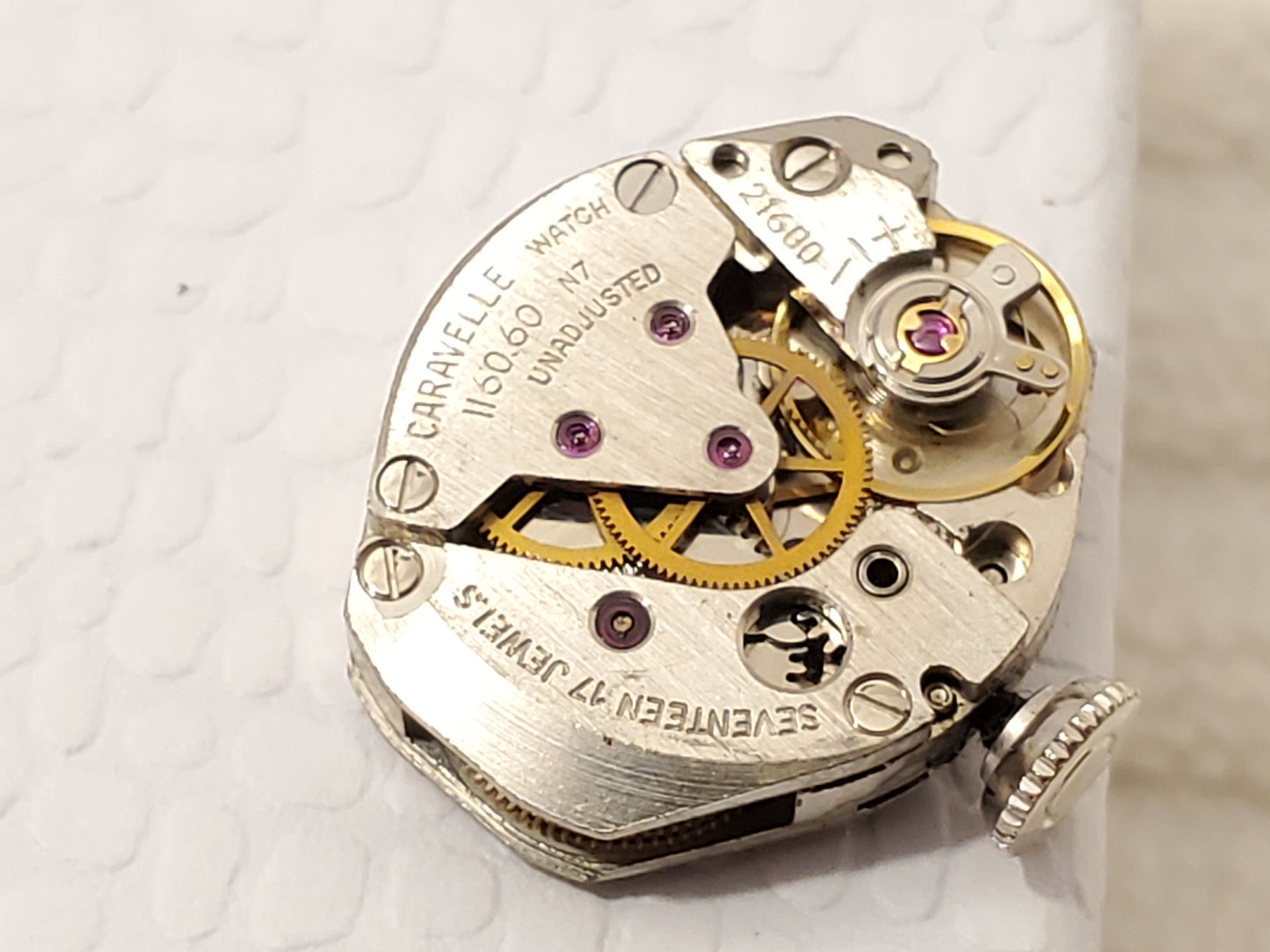 Vintage Caravelle Swiss Made Women's Wind Up Watch Seventeen Jewels Silver Tone