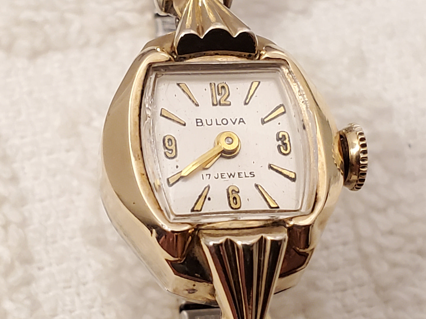 Vintage Bulova Womens Wind Up Watch 10K Gold Plated Seventeen Jewels Silver Dial