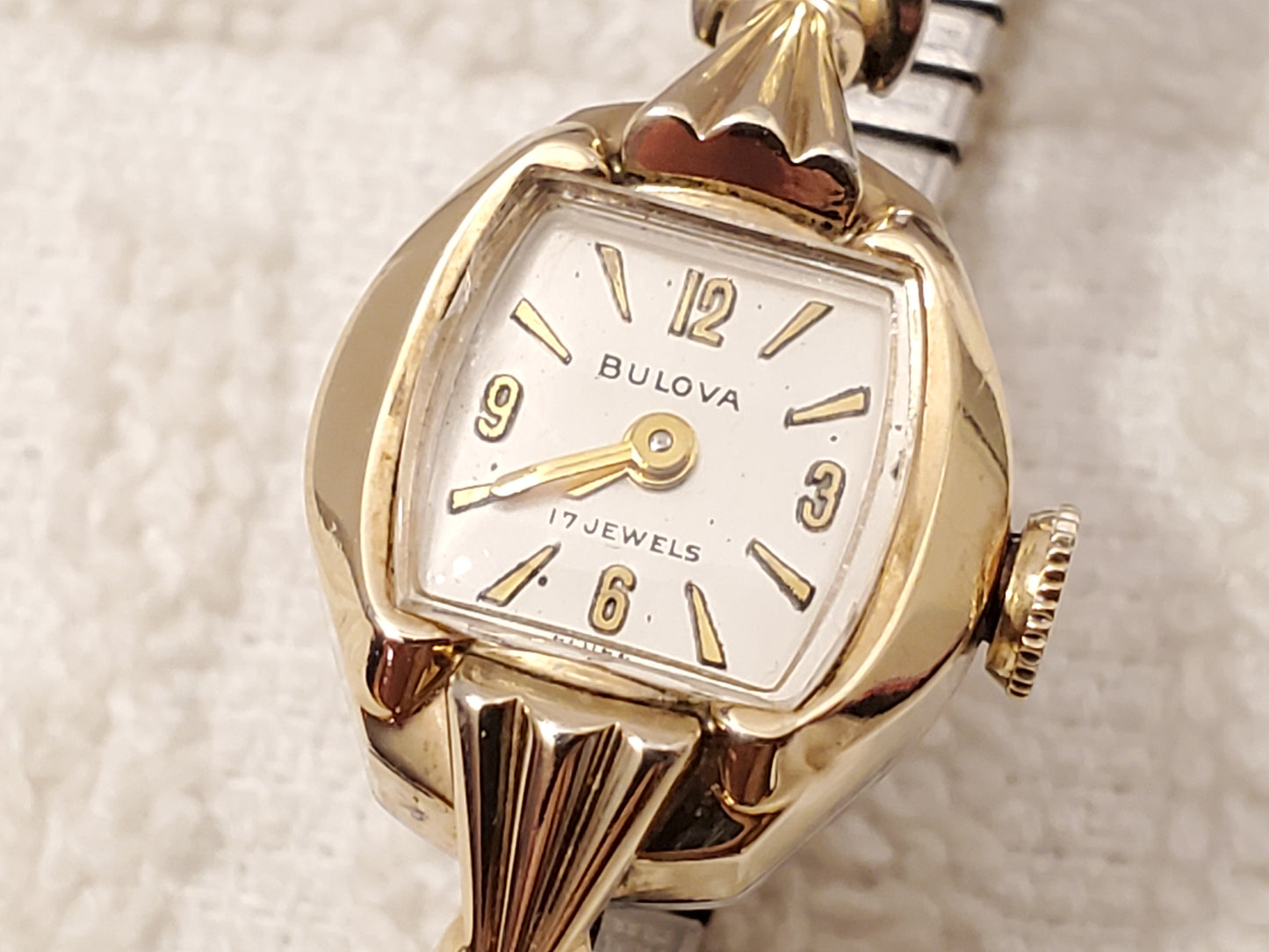 Vintage Bulova Womens Wind Up Watch 10K Gold Plated Seventeen Jewels Silver Dial