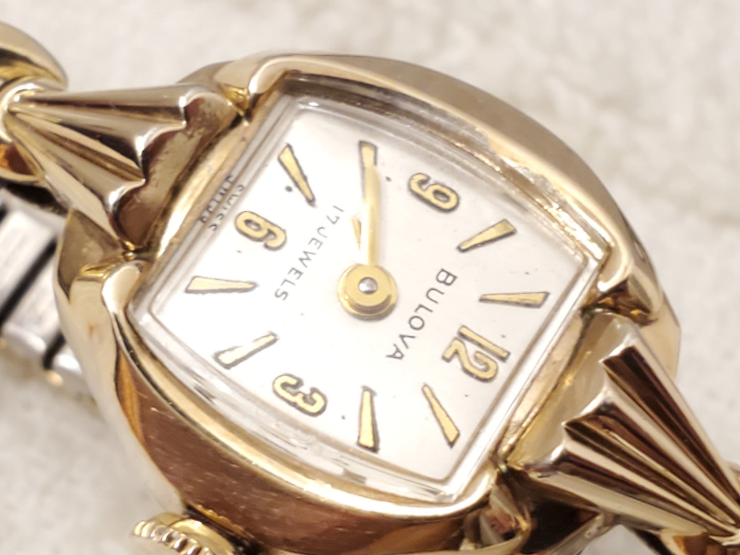 Vintage Bulova Womens Wind Up Watch 10K Gold Plated Seventeen Jewels Silver Dial