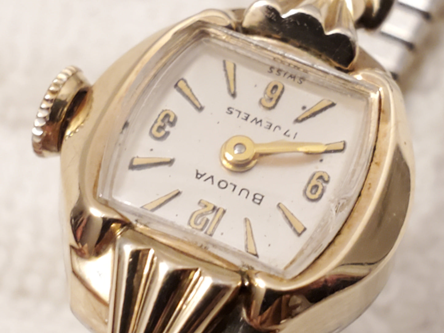 Vintage Bulova Womens Wind Up Watch 10K Gold Plated Seventeen Jewels Silver Dial