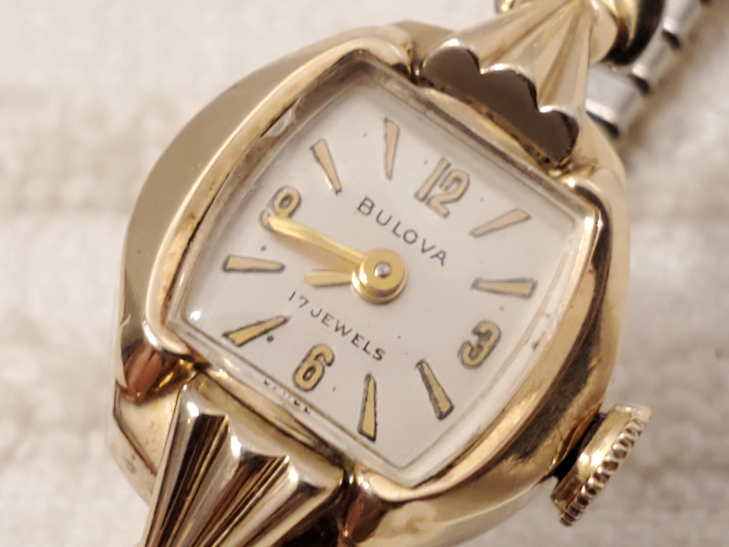 Vintage Bulova Womens Wind Up Watch 10K Gold Plated Seventeen Jewels Silver Dial