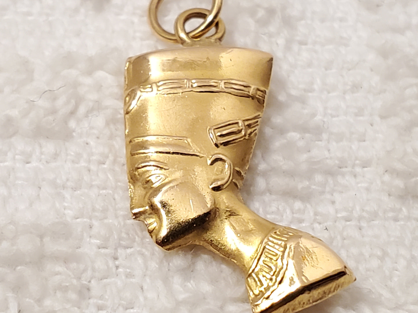 Nefertiti Ancient Egyptian Queen 18K Gold Pendant Jewelry One Gram