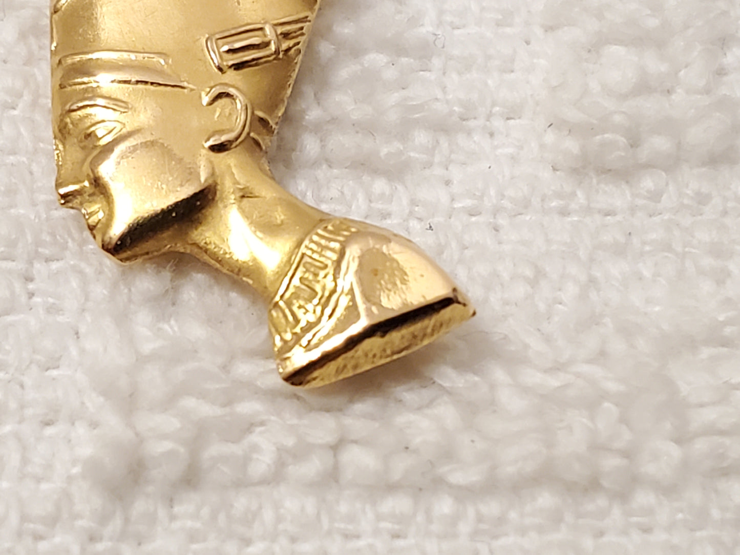 Nefertiti Ancient Egyptian Queen 18K Gold Pendant Jewelry One Gram