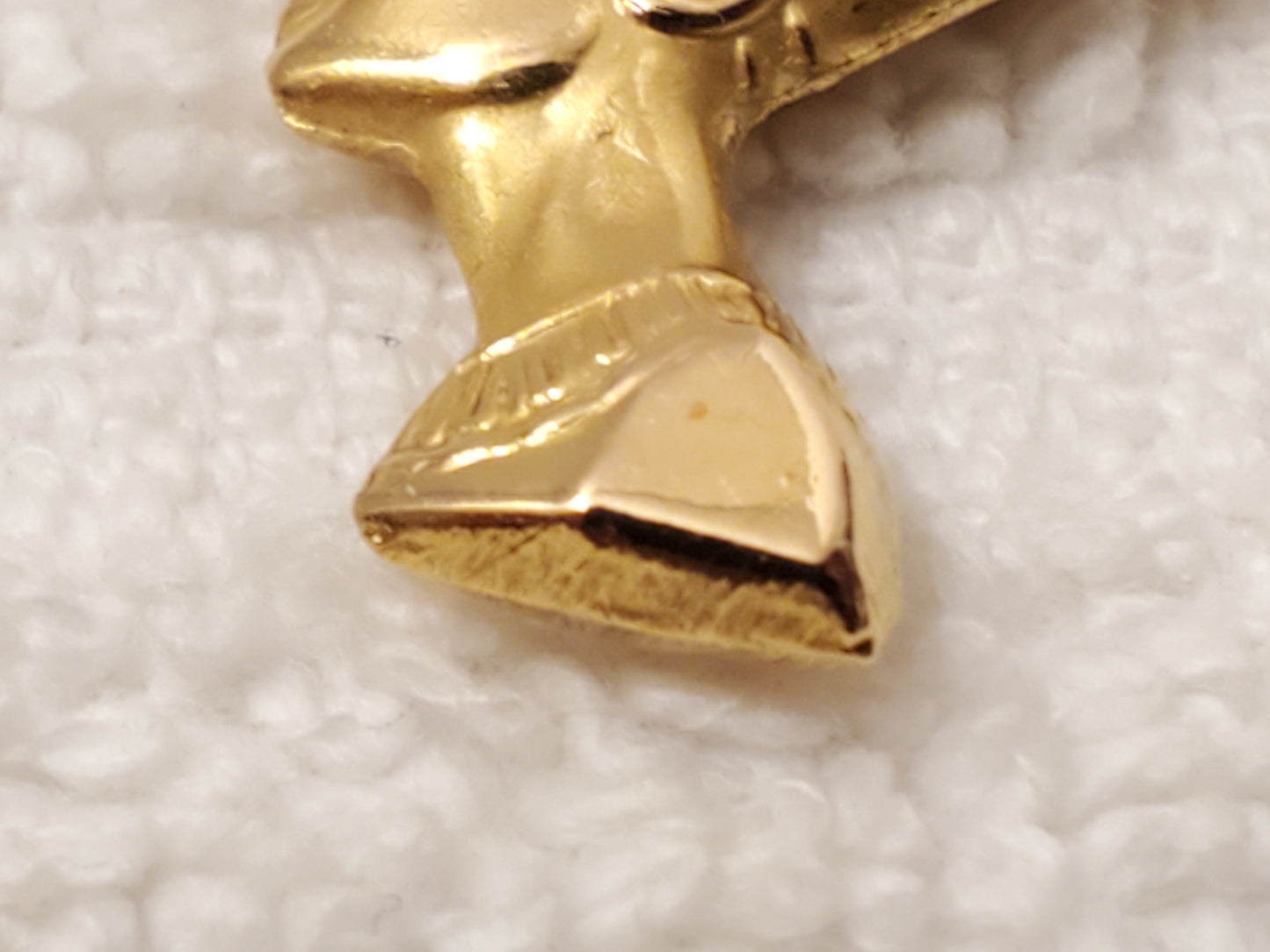 Nefertiti Ancient Egyptian Queen 18K Gold Pendant Jewelry One Gram