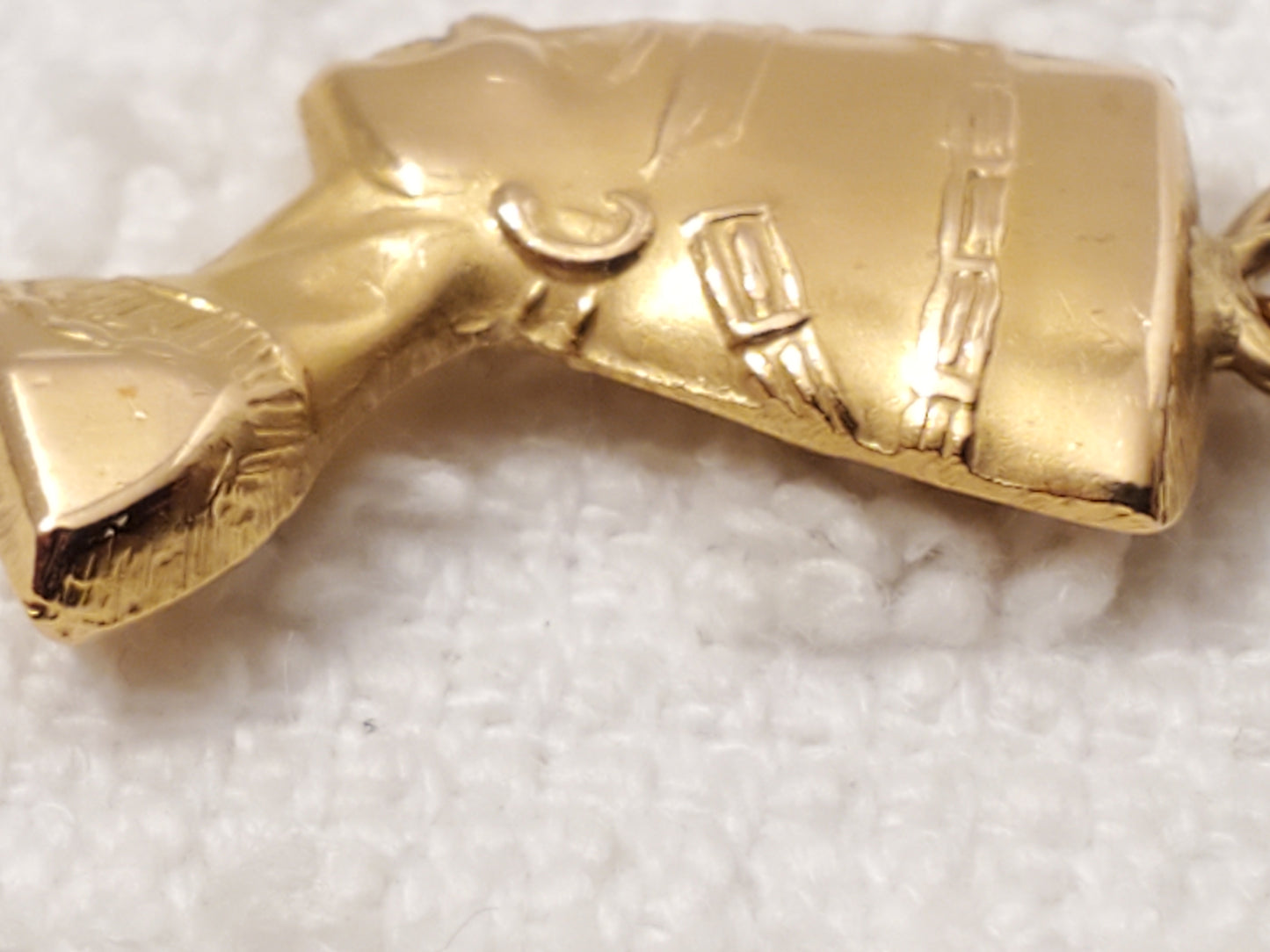 Nefertiti Ancient Egyptian Queen 18K Gold Pendant Jewelry One Gram