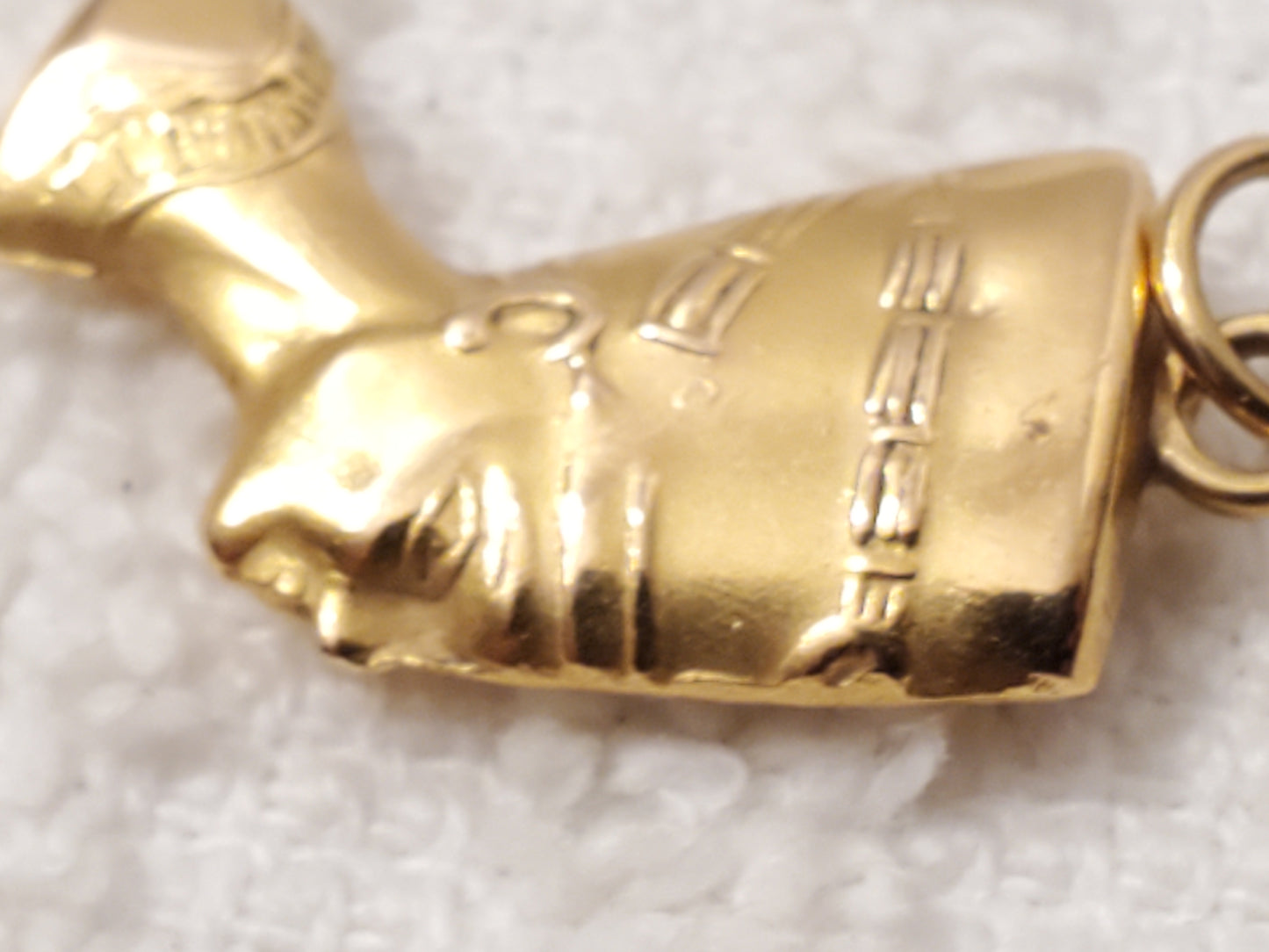 Nefertiti Ancient Egyptian Queen 18K Gold Pendant Jewelry One Gram