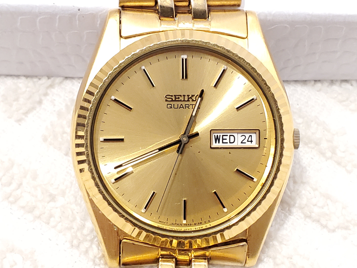 Vintage Seiko Day Date Mens Presidential Quartz Watch Stainless Steel Gold Tone