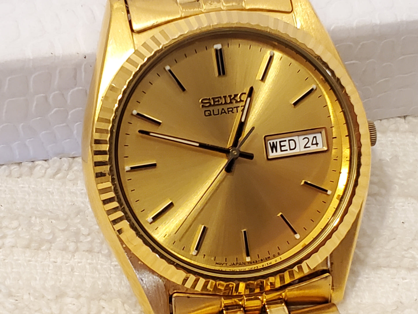 Vintage Seiko Day Date Mens Presidential Quartz Watch Stainless Steel Gold Tone