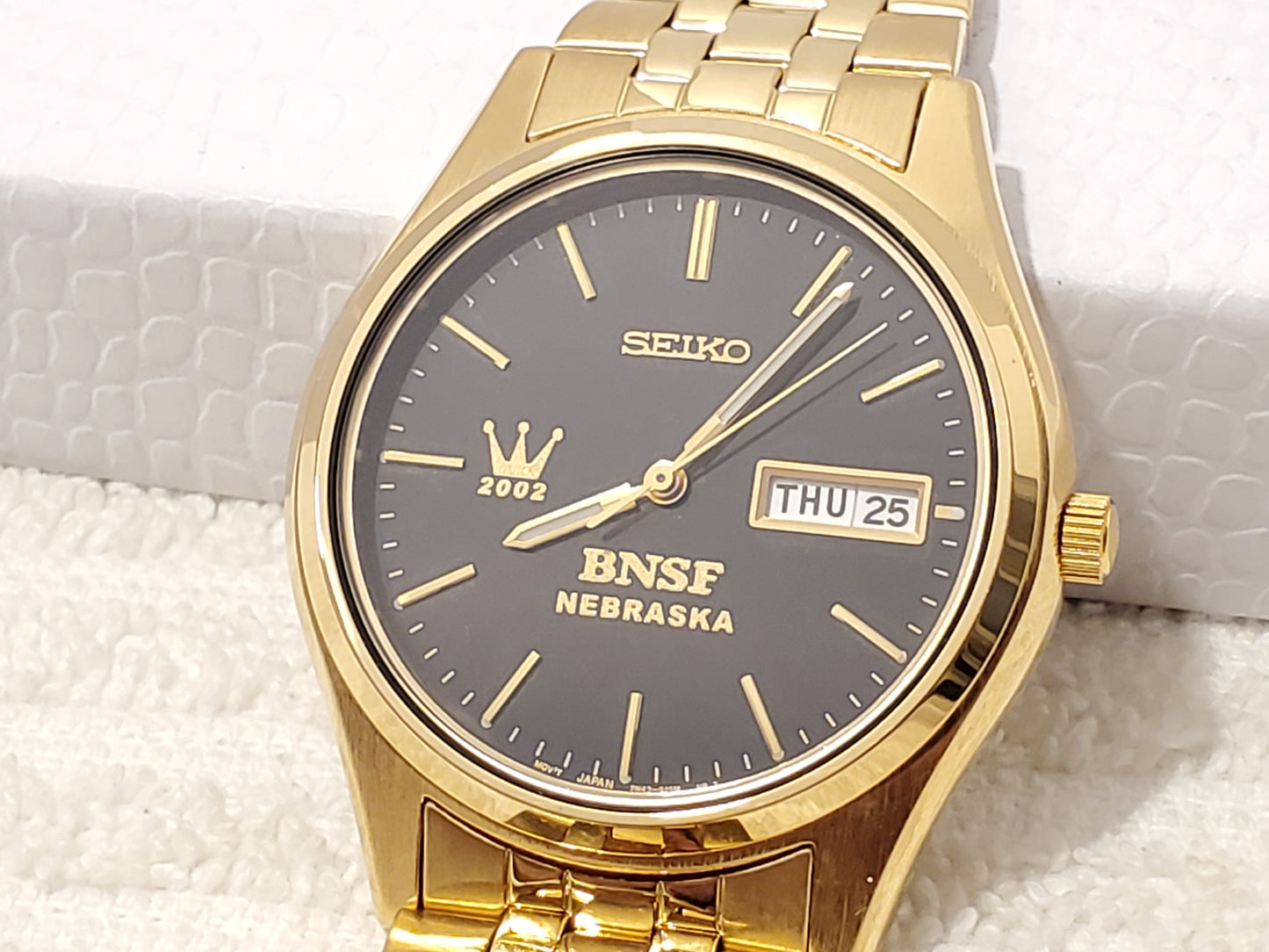 Vintage Seiko Men's Day Date Quartz Watch Gold Tone One Jewel Black Dial SS