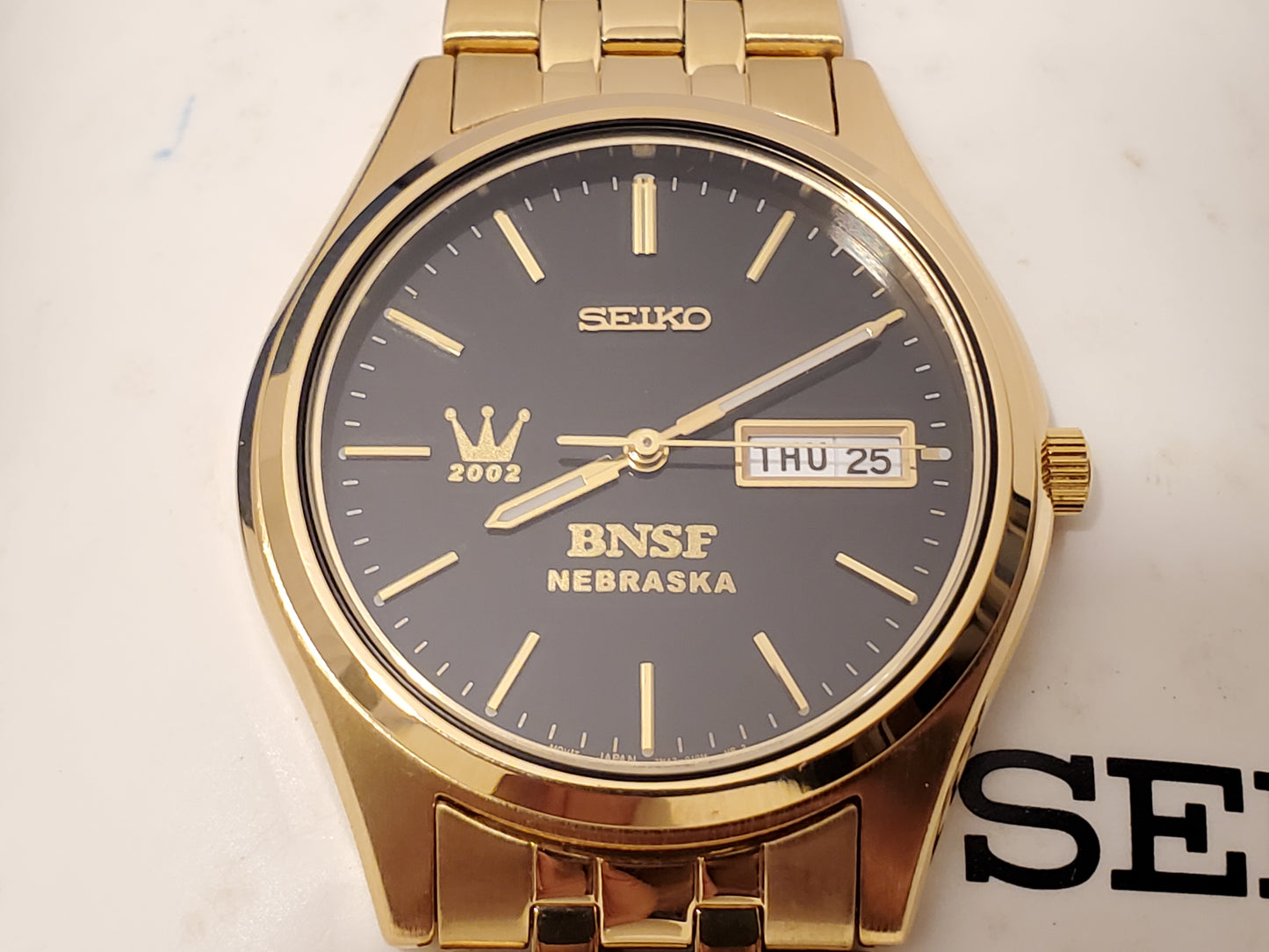 Vintage Seiko Men's Day Date Quartz Watch Gold Tone One Jewel Black Dial SS