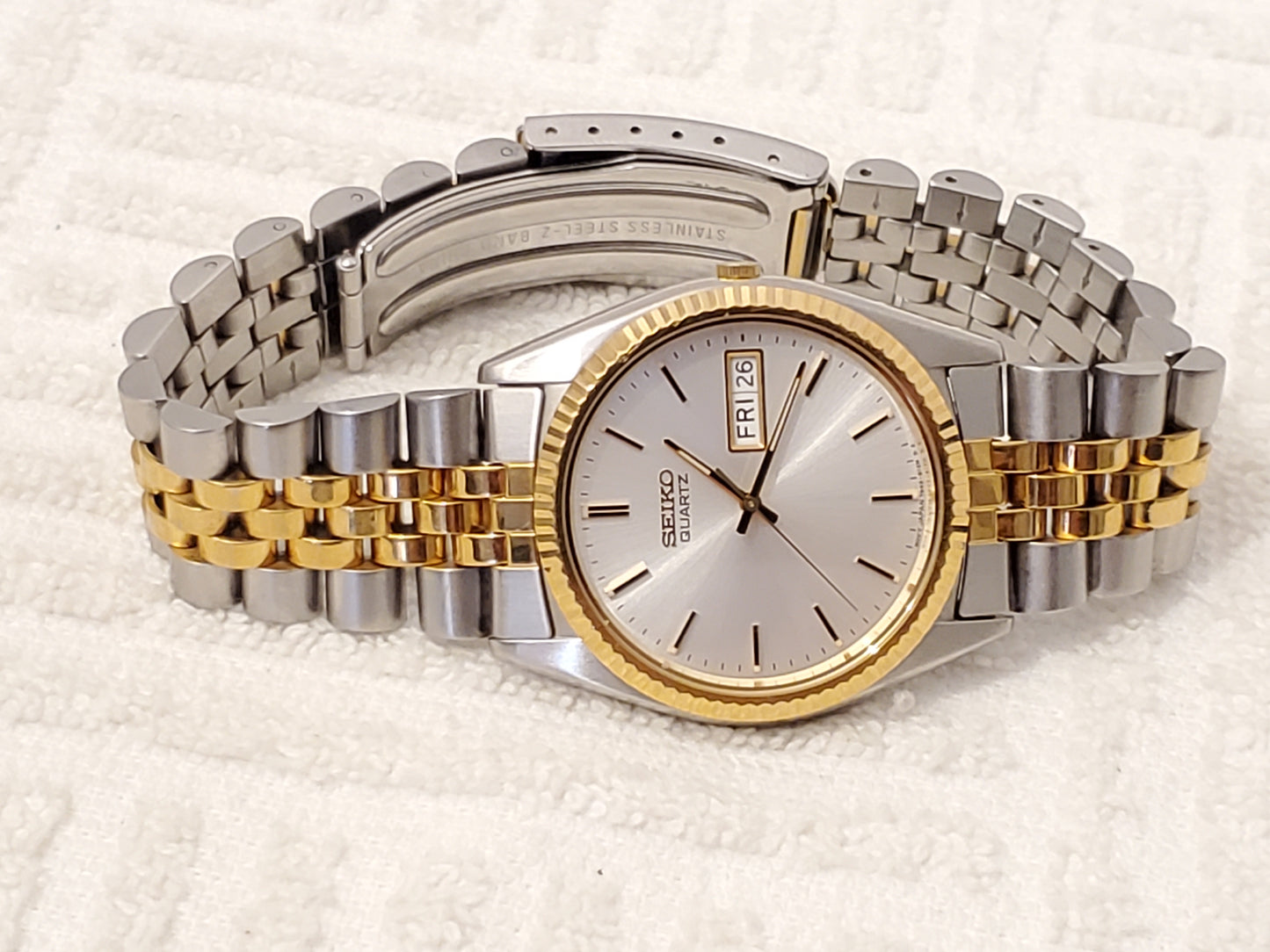 Vintage Seiko Men's Presidential Day Date Watch Silver Dial Gold Tone One Jewel