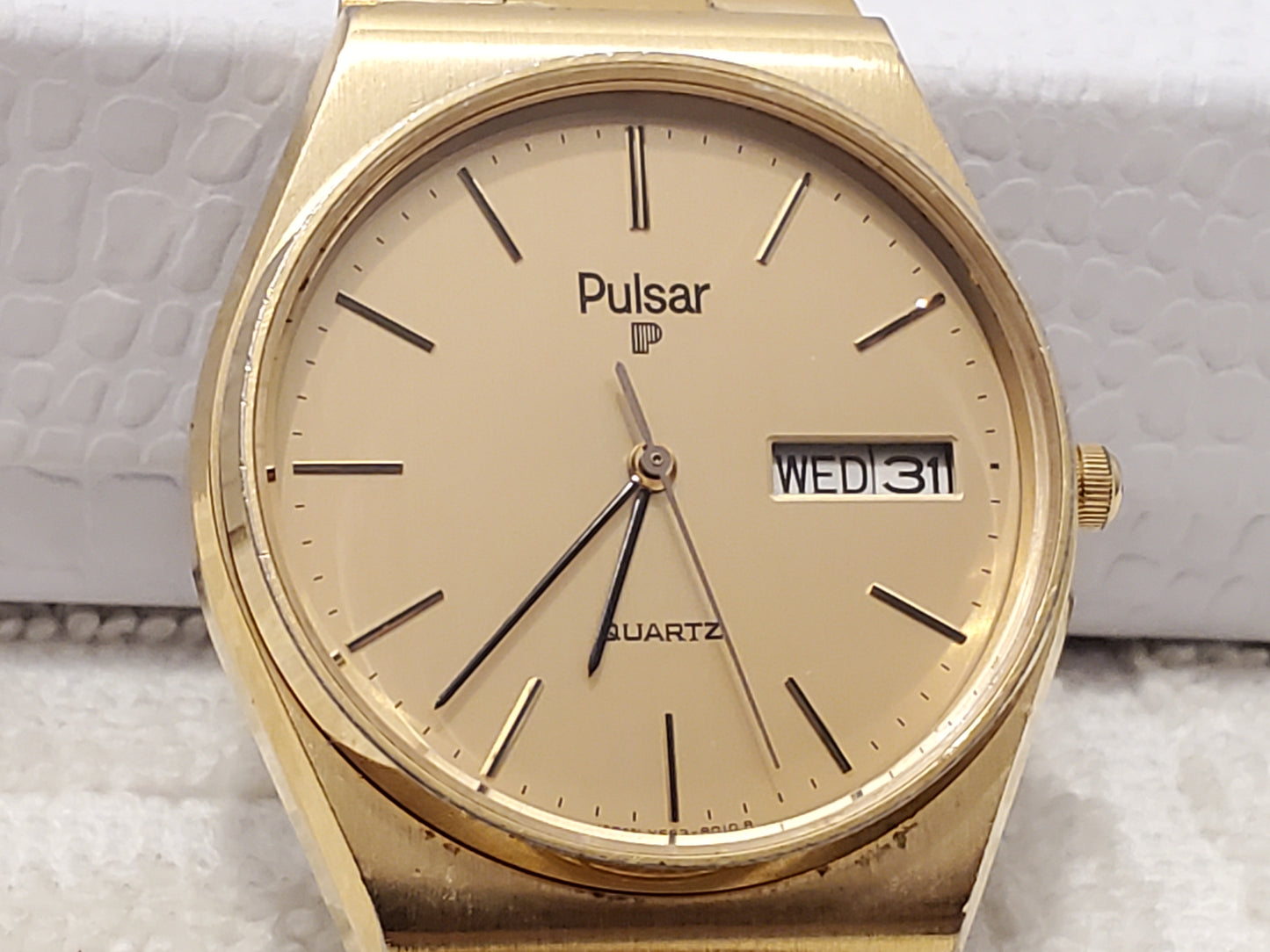 Vintage Pulsar Men's Gold Tone Day Date Quartz Watch Stainless Steel