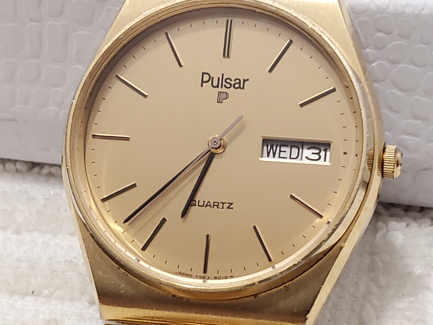 Vintage Pulsar Men's Gold Tone Day Date Quartz Watch Stainless Steel