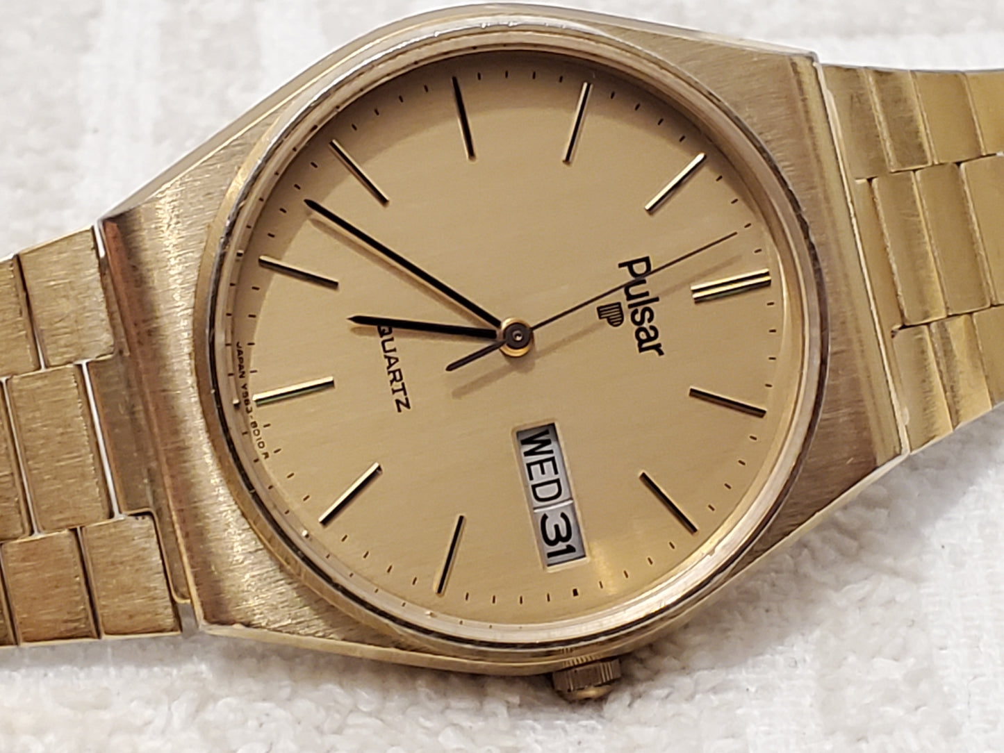 Vintage Pulsar Men's Gold Tone Day Date Quartz Watch Stainless Steel