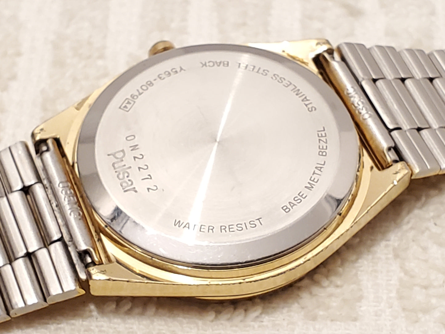 Vintage Pulsar Men's Gold Tone Day Date Quartz Watch Stainless Steel
