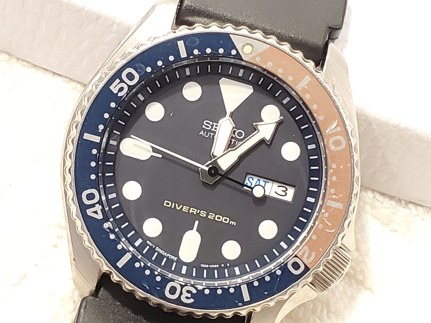 Vintage Seiko Men's Automatic Diver's Watch 21 Jewels Day Date WR 200 Meters SS
