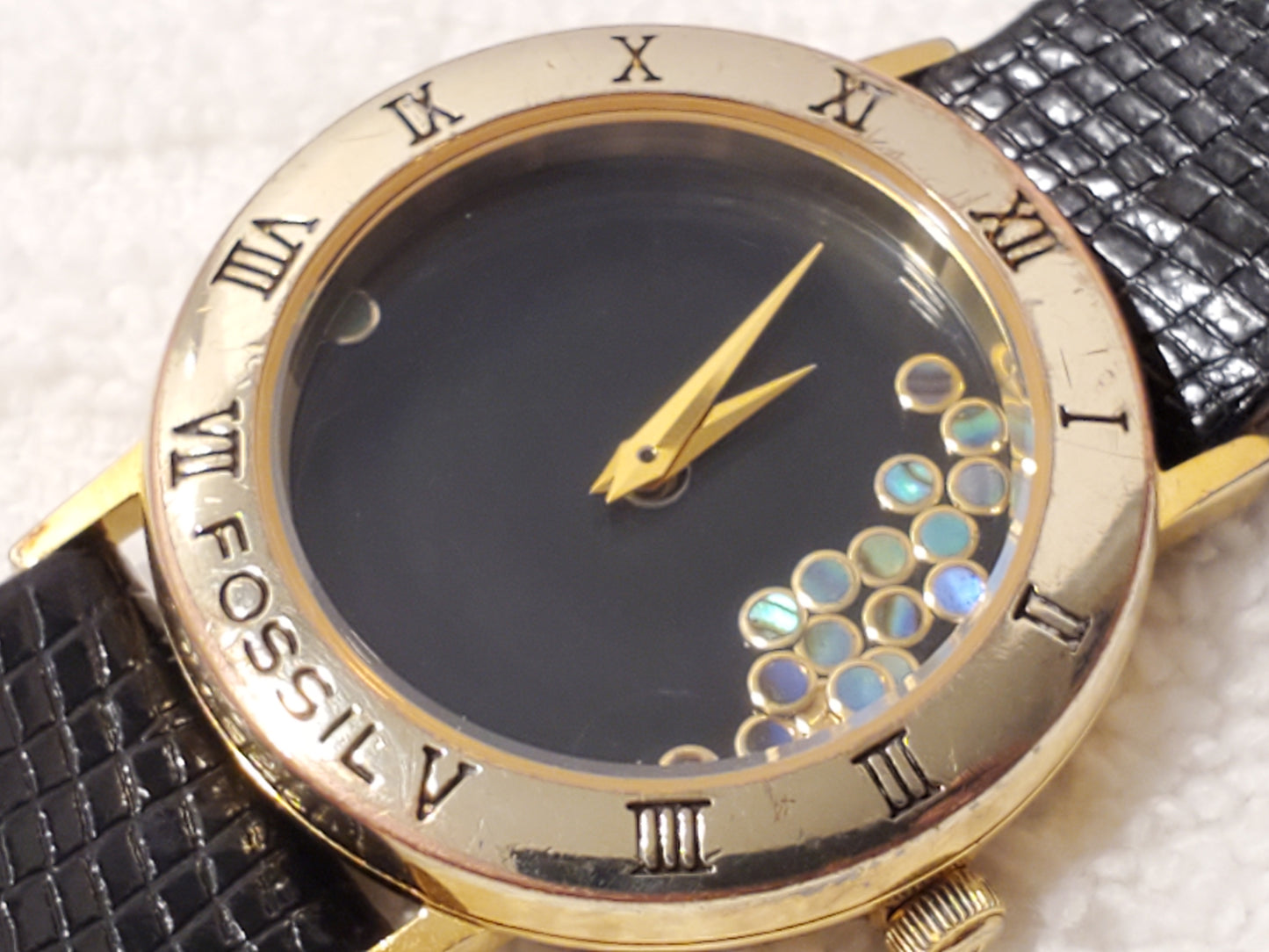 Vintage Fossil Women Watch Gold Tone Black Dial Opal Pieces Roman Numerals Bezel